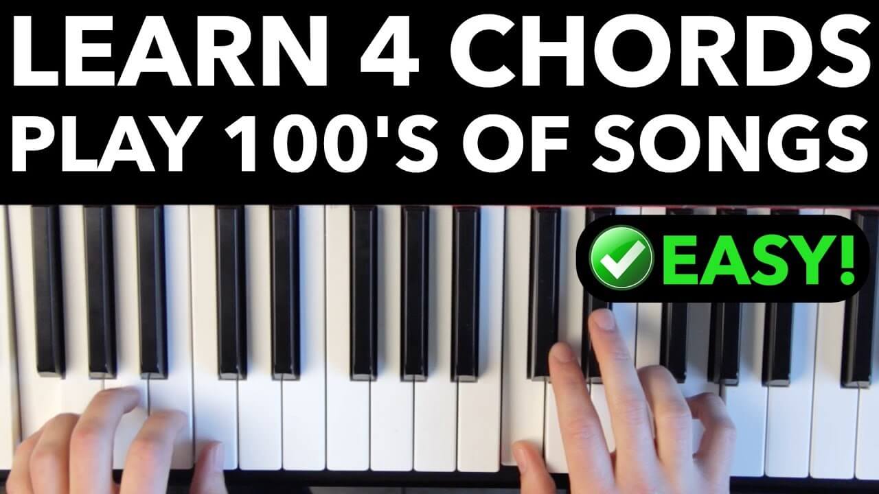 4 Easy chords to start with the synth. Playing with 2 hands is easy. 